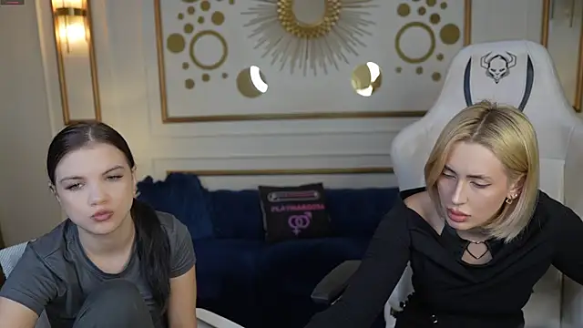 Snapshot of Hanna_nana chatting on 12.14.25 Hanna nana online show from 12.14.25