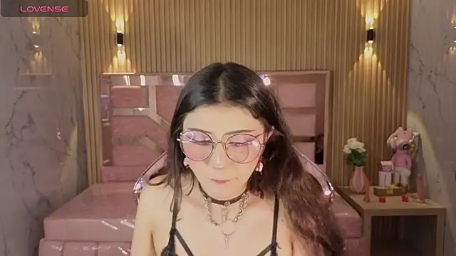 miss devil s online show from 04.14.26