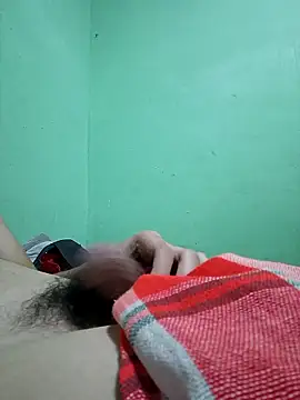 Snapshot of Sqinny_Teen chatting on 12.18.25 Sqinny Teen online show from 12.18.25