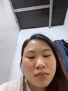 Snapshot of Ly-ly123 chatting on 12.15.25 Ly-ly123 online show from 12.15.25