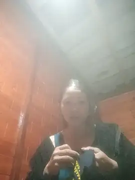 Snapshot of Amiluli chatting on 12.21.25 Amiluli online show from 12.21.25