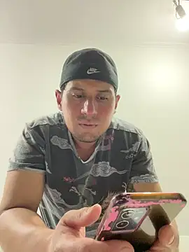 Snapshot of DarkOnebaki- chatting on 12.15.25 DarkOnebaki- online show from 12.15.25