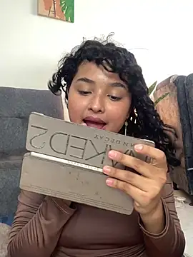 ladulcemary  online show from 04.04.26