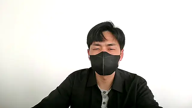 Snapshot of kimze7 chatting on 05.15.26 kimze7 online show from 05.15.26