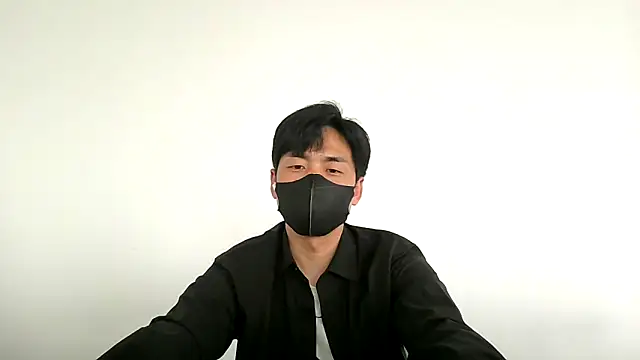Snapshot of kimze7 chatting on 05.25.26 kimze7 online show from 05.25.26