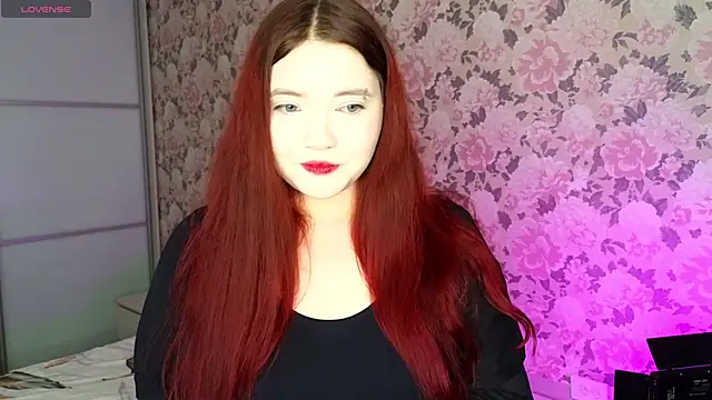 Snapshot of AvroraMichel chatting on 12.15.25 AvroraMichel online show from 12.15.25