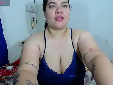 NinaFuentes2X online show from 08.07.26