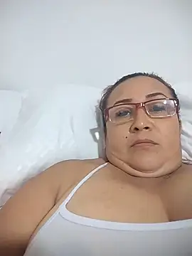 Nini Love  online show from 03.30.26