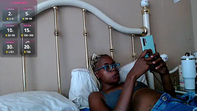 Snapshot of xSATIVAx chatting on 01.19.26 xSATIVAx online show from 01.19.26