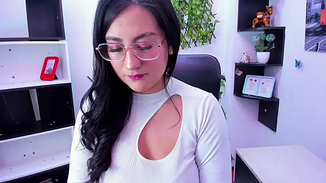 sophi hardd  online show from 02.21.26