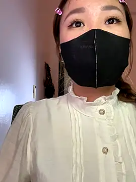 Snapshot of Miumeo20 chatting on 12.19.25 Miumeo20 online show from 12.19.25