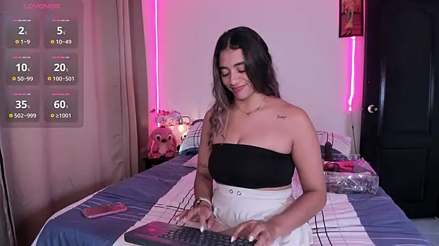 Snapshot of lexxa_ chatting on 12.15.25 lexxa online show from 12.15.25