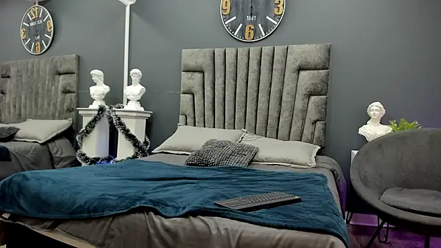 kevin  warhol online show from 12.17.25