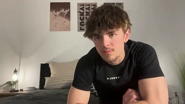 KiraSkys online show from 03.17.26