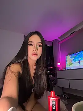 Snapshot of BelaXMeganOfficial chatting on 12.16.25 BelaXMeganOfficial online show from 12.16.25