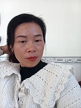 Snapshot of Nini_baby chatting on 12.15.25 Nini baby online show from 12.15.25