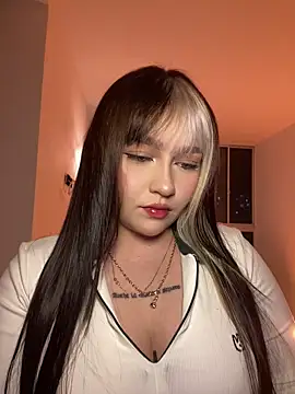Snapshot of Daniela_ruizz chatting on 06.27.26 Daniela ruizz online show from 06.27.26