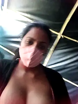 Snapshot of Poonam8080 chatting on 12.16.25 Poonam8080 online show from 12.16.25