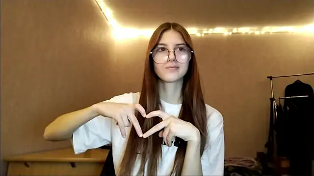 VictorinaMccorey online show from 01.05.26