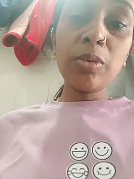 Snapshot of nehakapoor89 chatting on 12.15.25 nehakapoor89 online show from 12.15.25