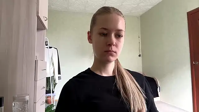 ZaidaSchwarten online show from 04.19.26