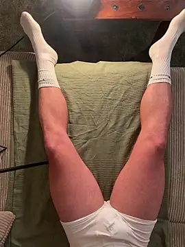 Snapshot of Krizzly666 chatting on 12.16.25 Krizzly666 online show from 12.16.25