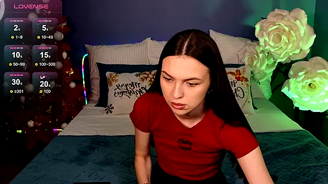 Snapshot of MaxinCarroll chatting on 12.14.25 MaxinCarroll online show from 12.14.25