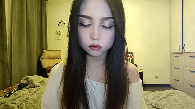 Qwami Amie online show from 02.25.26