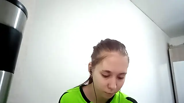 Snapshot of Annette_meow1 chatting on 12.18.25 Annette meow1 online show from 12.18.25