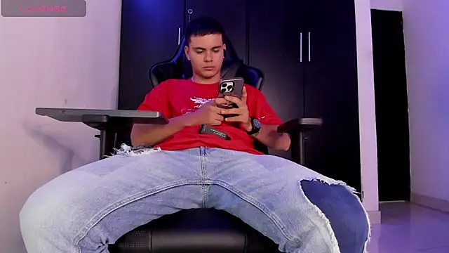 Snapshot of Liam_Mateo chatting on 04.28.26 Liam Mateo online show from 04.28.26
