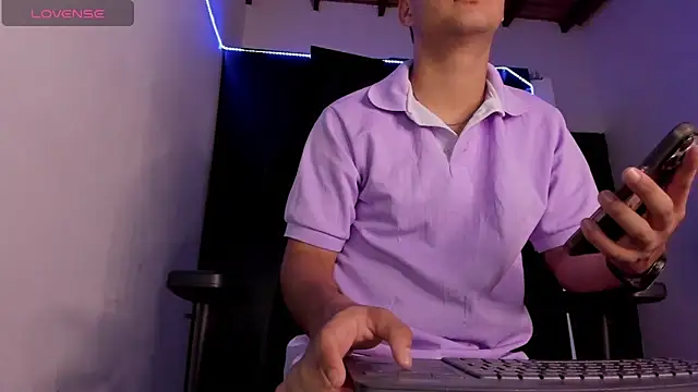 Snapshot of Liam_Mateo chatting on 05.26.26 Liam Mateo online show from 05.26.26