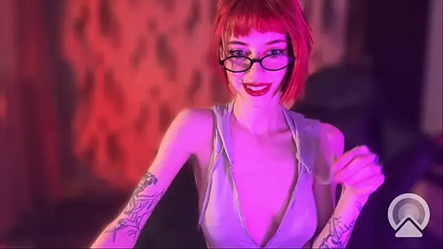 Snapshot of RedFica chatting on 12.14.25 RedFica online show from 12.14.25