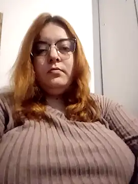 Snapshot of LilithUmbra chatting on 12.15.25 LilithUmbra online show from 12.15.25