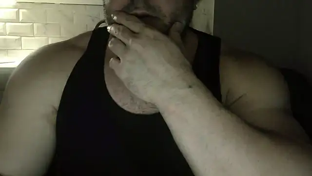 Snapshot of WildJohn_XX chatting on 12.14.25 WildJohn XX online show from 12.14.25