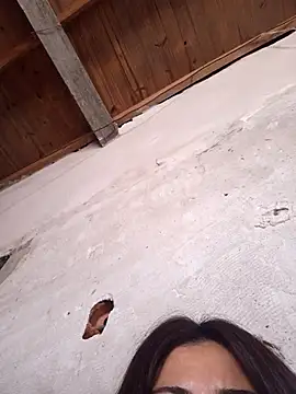 Snapshot of emmacurvyhot chatting on 01.05.26 emmacurvyhot online show from 01.05.26