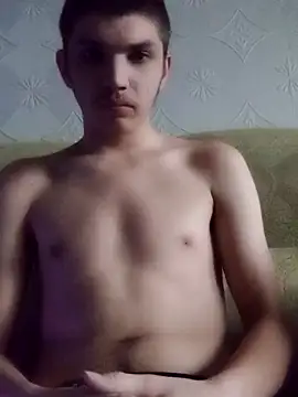 Snapshot of BradPierce chatting on 12.15.25 BradPierce online show from 12.15.25