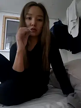 Snapshot of SherrylShaw chatting on 12.14.25 SherrylShaw online show from 12.14.25