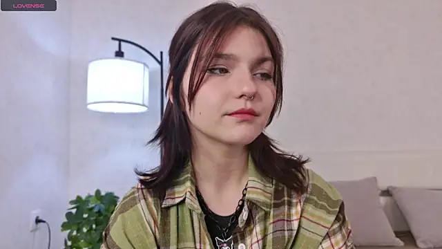 NyraVesperis online show from 05.02.26