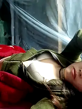 Snapshot of Heya_k2 chatting on 12.13.25 Heya k2 online show from 12.13.25