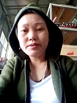 Snapshot of Heya_k2 chatting on 12.15.25 Heya k2 online show from 12.15.25