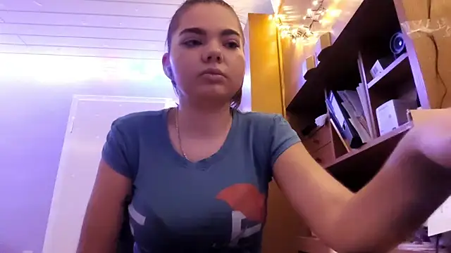 Mona Slearys online show from 12.20.25