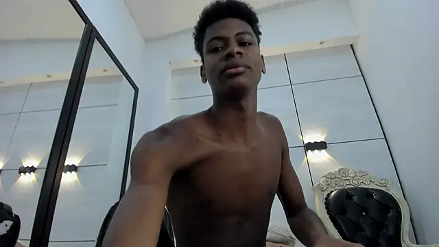 Snapshot of khris__evans chatting on 03.24.26 khris evans online show from 03.24.26