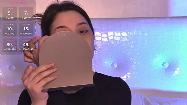 LucieBliss online show from 04.14.26