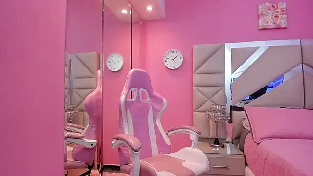 Snapshot of rousse_millers chatting on 01.19.26 rousse millers online show from 01.19.26