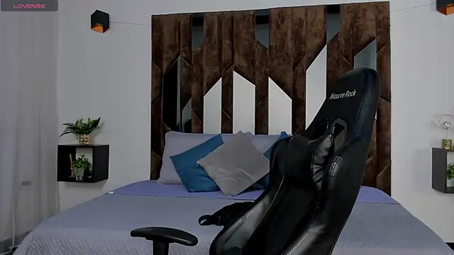 J king   online show from 04.08.26