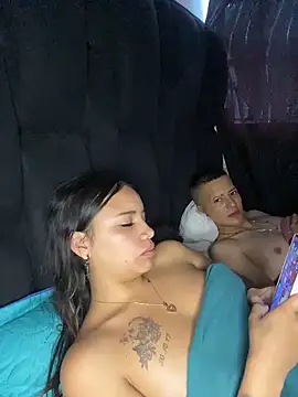 Snapshot of liliymike19 chatting on 12.21.25 liliymike19 online show from 12.21.25