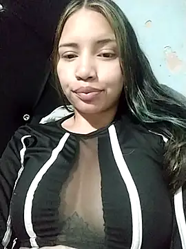 Snapshot of liliymike19 chatting on 01.14.26 liliymike19 online show from 01.14.26