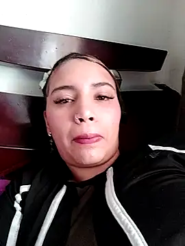 Snapshot of liliymike19 chatting on 02.14.26 liliymike19 online show from 02.14.26