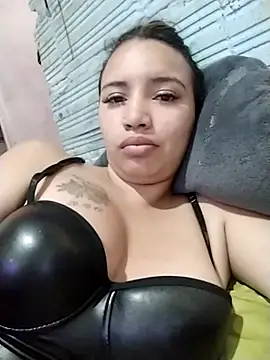 Snapshot of liliymike19 chatting on 02.18.26 liliymike19 online show from 02.18.26