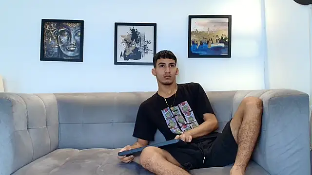 Snapshot of HORNY_PRETTY chatting on 04.02.26 HORNY PRETTY online show from 04.02.26